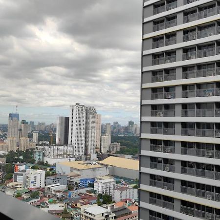 Fame Residences Manila Exterior photo